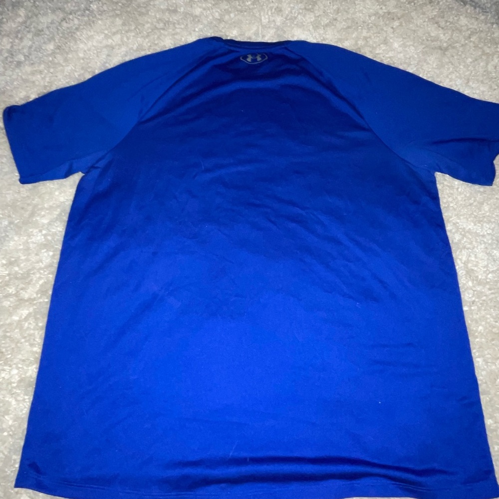 Under Armour Sz L T - Picture 2 of 3
